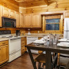 Отель Er97 - Squirrel's Retreat - Close To The Action In Pigeon Forge! 2 Bedroom Cabin by RedAwning, фото 7