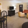 Отель La Quinta Inn Suites Wyndham - Reid Park, фото 25