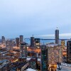 Отель Modern 1BR With City View - Heart of DT Toronto, фото 10