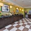 Отель Hampton Inn Iowa City/University Area, фото 27