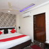 Отель OYO 16919 Hotel Prerna, фото 6