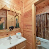 Отель Smokerise Lodge 5 Bedroom Home with Hot Tub, фото 7