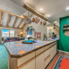Отель Eclectic Home w/ Deck: 4 Miles to Ski Cloudcroft!, фото 15