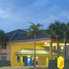 Отель Super 8 by Wyndham Dania/Fort Lauderdale Arpt, фото 1