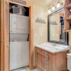 Отель Blessed Beyond Measure, 2 Bedrooms, Hot Tub, WiFi, Pool Table, Sleeps 7, фото 8