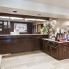 Отель Gateway Inn & Suites, фото 2