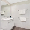 Отель Quest Maitland Serviced Apartments, фото 12