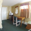 Отель Outpost Motel & Kitchenette Suites, фото 13