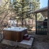 Отель Midtown Riverfront Complex, 10 Bedrooms, 2 Hot Tub, Sleeps 28, фото 18