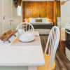 Отель Barefoot Villas Room 1 Redwood, фото 3