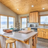 Отель Secluded Granby Mtn Cabin: 75 Acres & Views, фото 9
