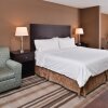 Отель Holiday Inn Express Hotel & Suites Emporia Northwest, an IHG Hotel, фото 22