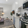 Отель Uptown Studio Apt Near Shops in Montrose, фото 5