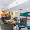 Отель Comfort Inn & Suites Airport - American Way, фото 24