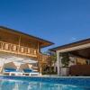 Отель Villas Del Lago в Эль Фактор