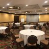 Отель Hampton Inn & Suites by Hilton Toronto Airport, фото 16