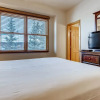 Отель Premiere 2br Townhome - Shuttle To Slopes. Kids Ski Free! 2 Bedroom Condo by RedAwning, фото 5