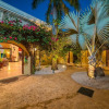 Отель Villa Bougainvillea - Playa Flamingo - 3 Bedroom, фото 1