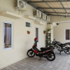 Отель RedDoorz Plus near RS JIH Solo, фото 15