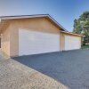 Отель Convenient Bakersfield Townhome With Patio!, фото 16