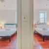 Отель Stairway 3BR Apt w W D Ideal for Groups, фото 11