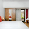 Отель Cozy 2bed in Vibrant Barcelona - 5 min Walk From Tube, фото 4