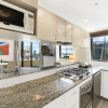 Отель YEHS Hotel Sydney Harbour Suites, фото 28