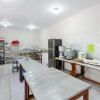 Отель RedDoorz near Ahmad Yani Airport, фото 28
