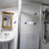 Отель Merlins Cabin - 2 Bed - Blaen Cedi Farm, фото 10