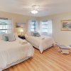 Отель New Listing! Tropical Getaway - 5 Minutes To Beach 2 Bedroom Home, фото 6