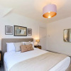Отель The West Byfleet Place - Modern 3bdr House With Garden, фото 5