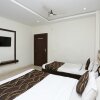 Отель OYO 6359 Hotel Mezbaan Regency, фото 11
