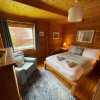 Отель Luxury 3 Bedroom, 3 Bathroom Lodge with Hot Tub, фото 3