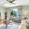 Отель Spacious Townhome W/patio & Garage! Sleeps10, фото 8