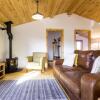 Отель Laurel Lodge - 2 Bedroom Log Cabin - St Florence - Tenby, фото 23