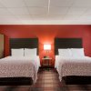Отель SureStay Hotel by Best Western Higginsville, фото 32