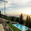 Отель Charming, Warm Vacation Home, Private Pool, Privacy and Seaview, West Lefkas, фото 1