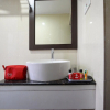Отель OYO Premium Banjara Hills Road No 12, фото 9