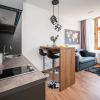 Отель Modern and Bright Duplex - Main Street, фото 9