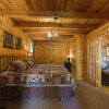 Отель Nestled Inn Secluded Cabin in the Mountains with Hot Tub Fire Pit and SEGA Gaming System, фото 7