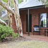 Отель One Paddock Currency Creek Winery Villas, фото 27