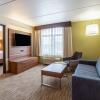 Отель Holiday Inn Express & Suites Cedar Falls - Waterloo, an IHG Hotel, фото 6
