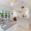 Отель New Live Oak Cottage/beach/downtown/pool/shops/cafés, фото 5