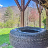 Отель Burnsville Cabin: Wraparound Deck + Mountain View!, фото 16