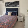 Отель TOWNHOUSE 5 min walk to BEACH, SHOPS & STRAND, фото 9