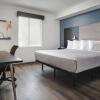 Отель stayAPT Suites Greenville-Haywood Mall, фото 1