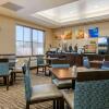 Отель Comfort Inn & Suites Northeast - Gateway, фото 37