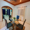 Отель The Retreat Emerald Apartments Close to the Beach, фото 12