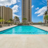 Отель Deluxe Waikiki Condo Pool View FREE Parking & Wi-Fi by Koko Resort Vacation Rentals, фото 15
