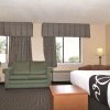 Отель La Quinta Inn & Suites by Wyndham Tampa Fairgrounds - Casino, фото 17